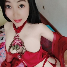 肥臀巨乳露露老师